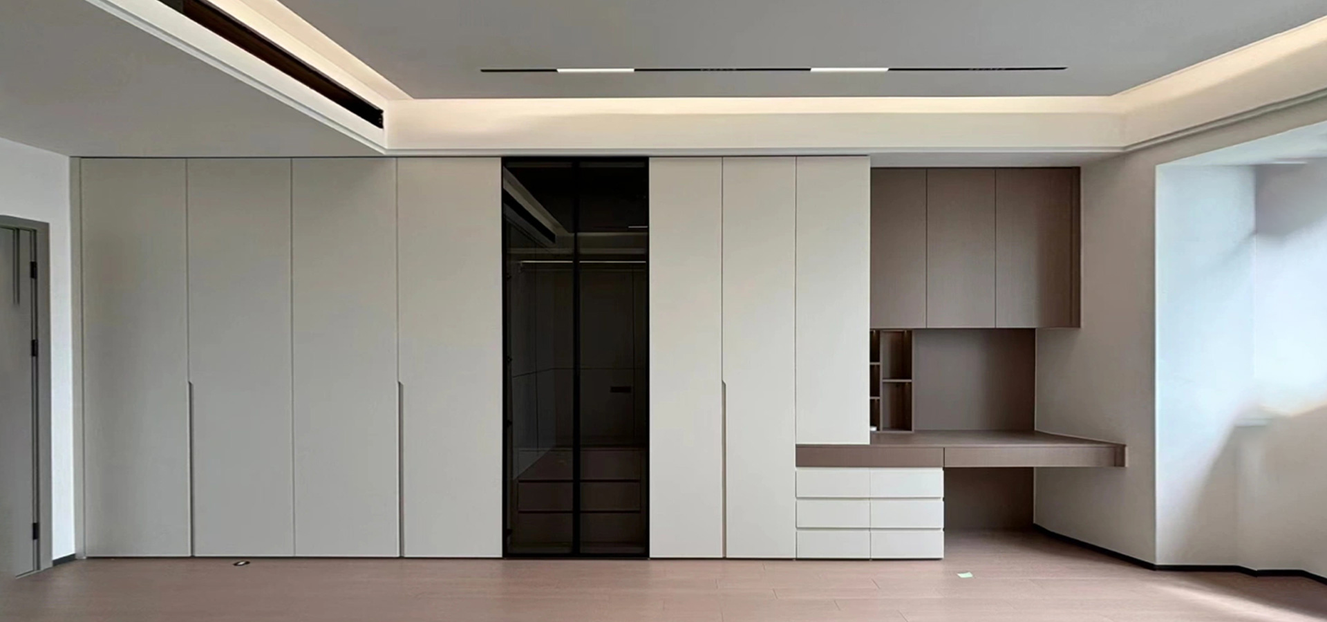 Custom Built In Wardrobes
